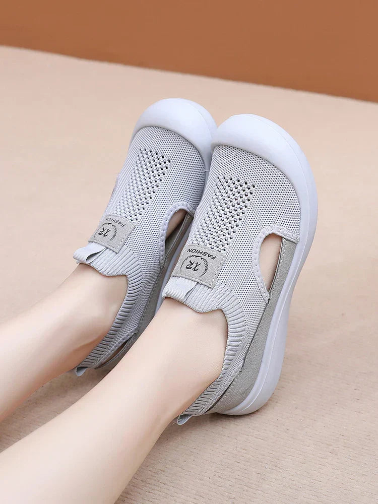 Women’s Sneakers 225