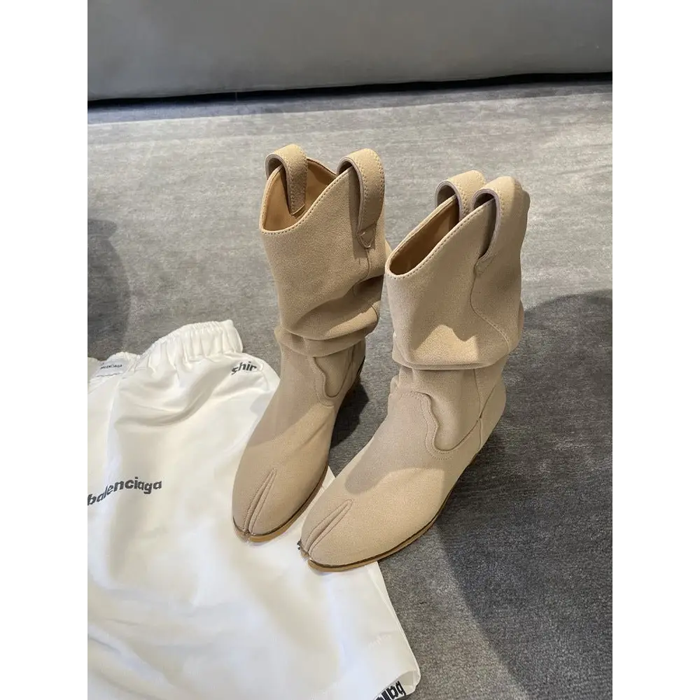Women’s Boots 273
