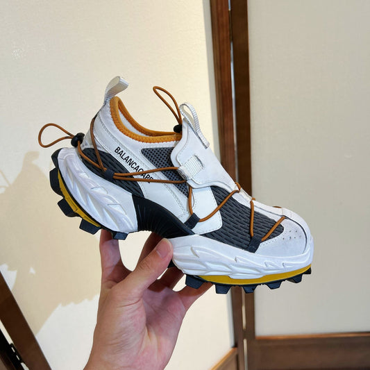 Women’s Sneakers 235