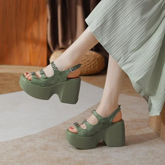 Women’s Sandals 179