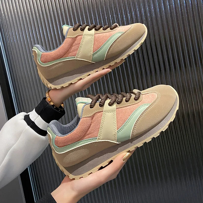 Women’s Sneakers 134