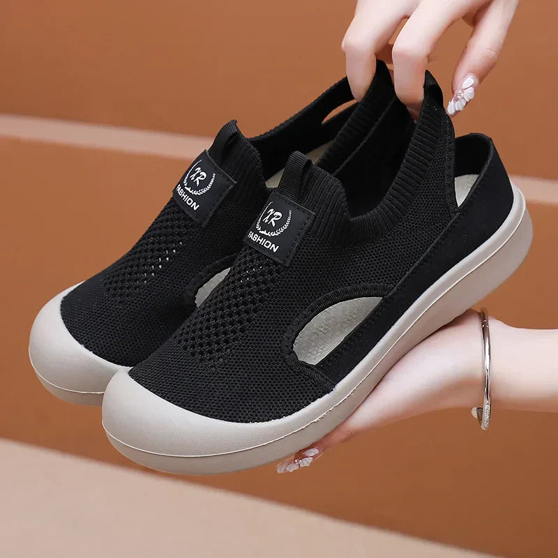 Women’s Sneakers 225