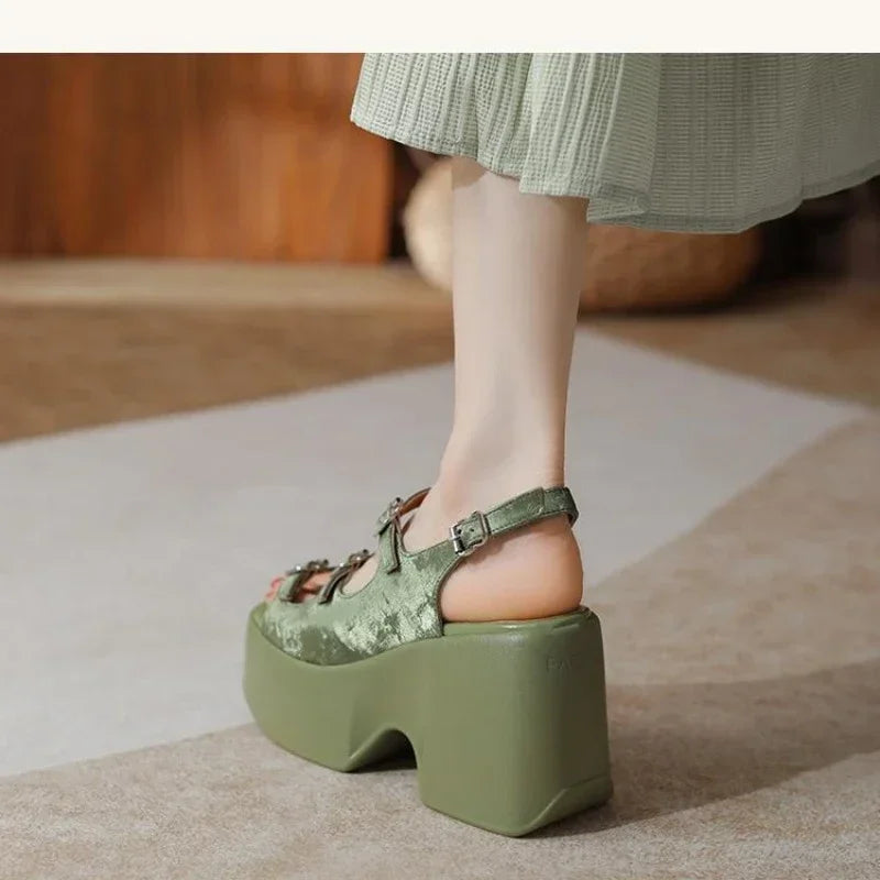 Women’s Sandals 179