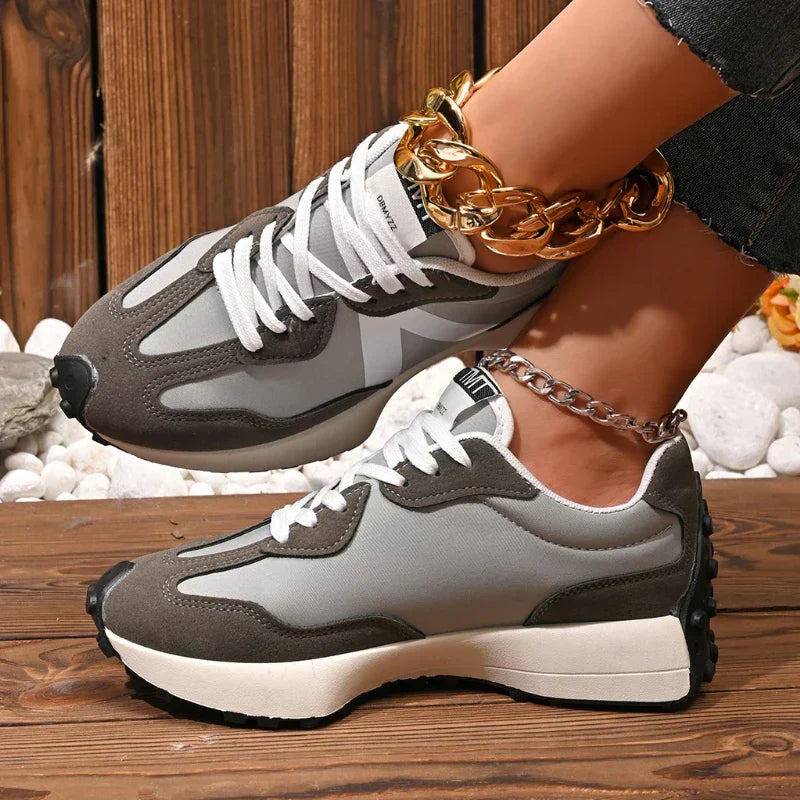 Women’s Sneakers 132
