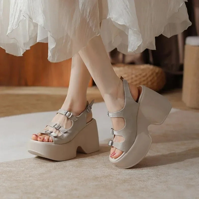 Women’s Sandals 179