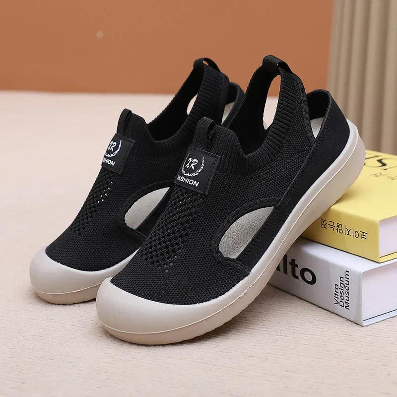 Women’s Sneakers 225