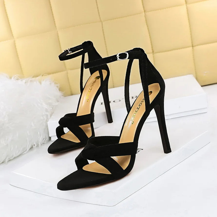Women’s Heels 157