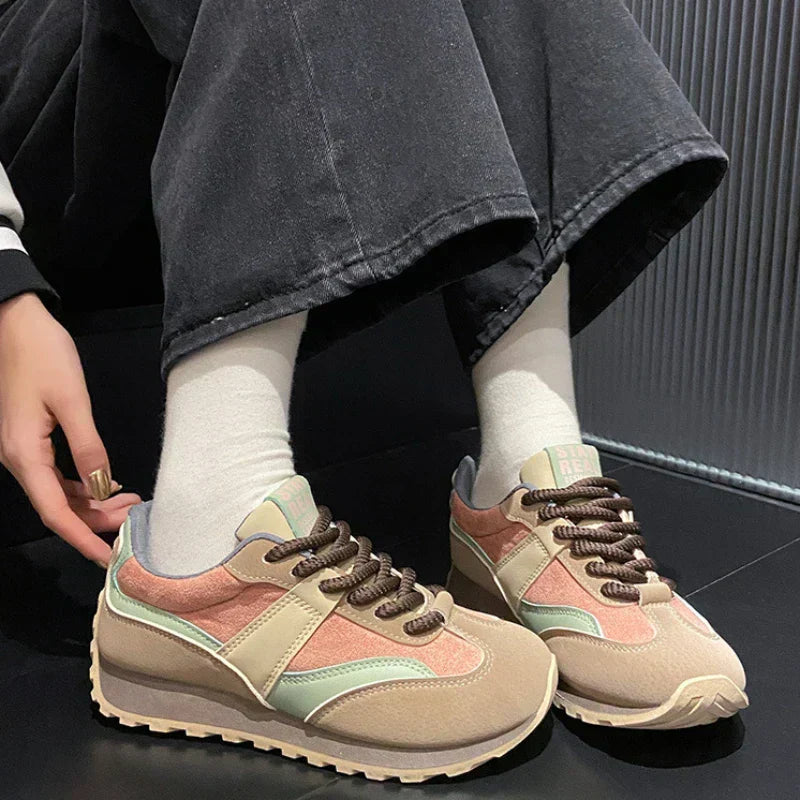 Women’s Sneakers 134