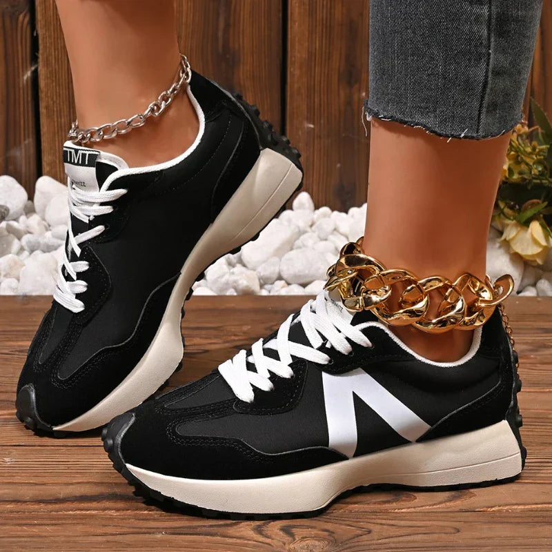 Women’s Sneakers 132