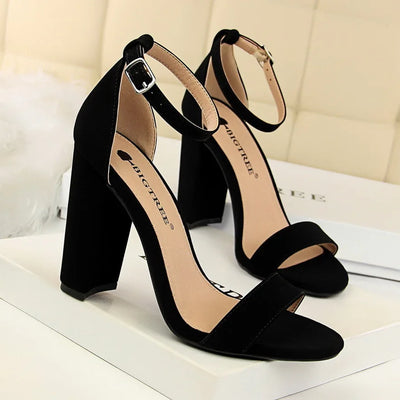 Women’s Heels 218