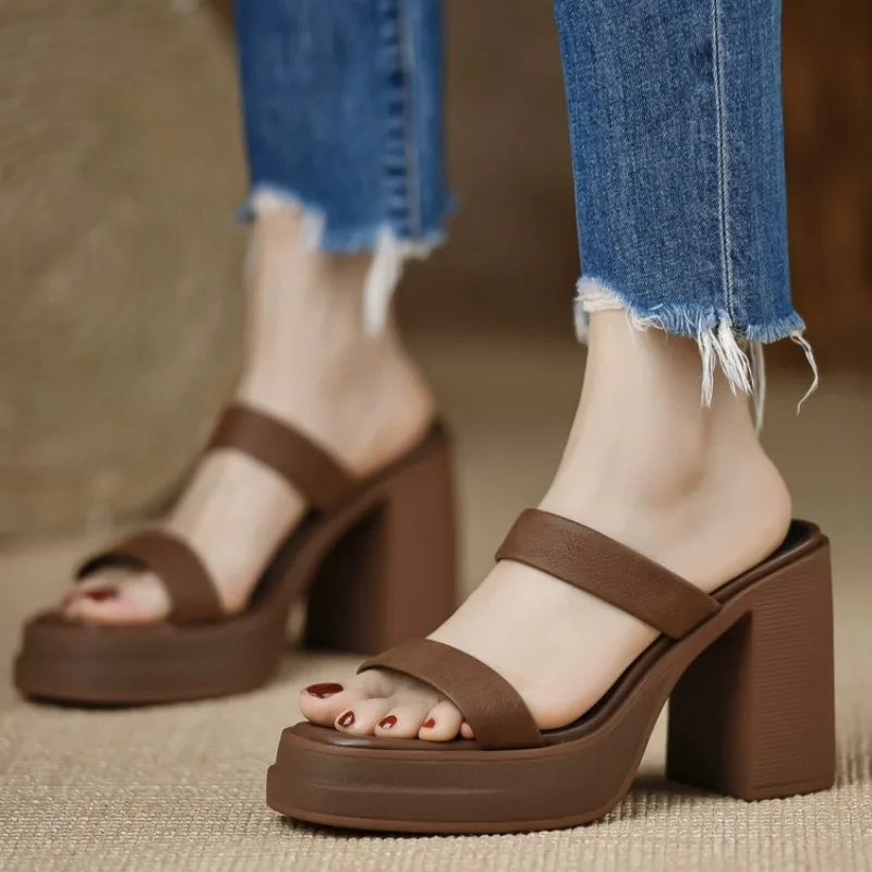 Women’s Sandals 176