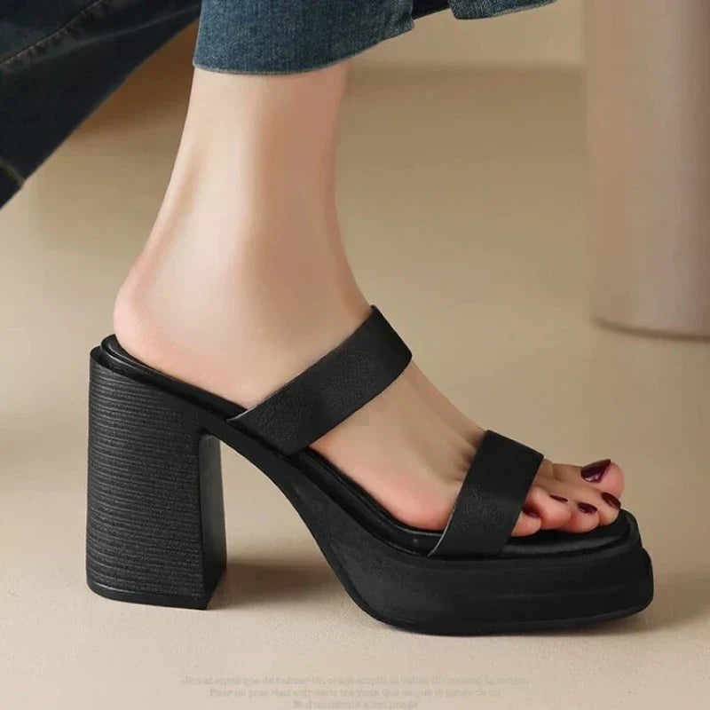 Women’s Sandals 176