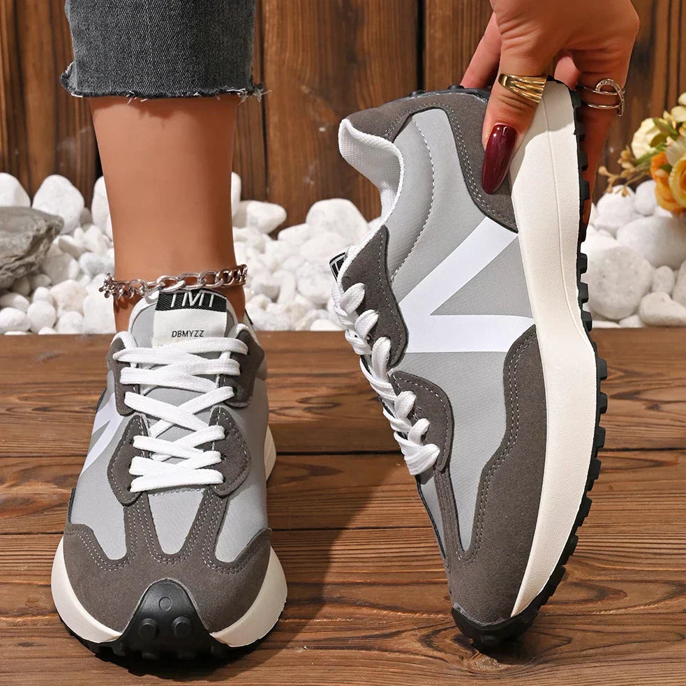 Women’s Sneakers 132
