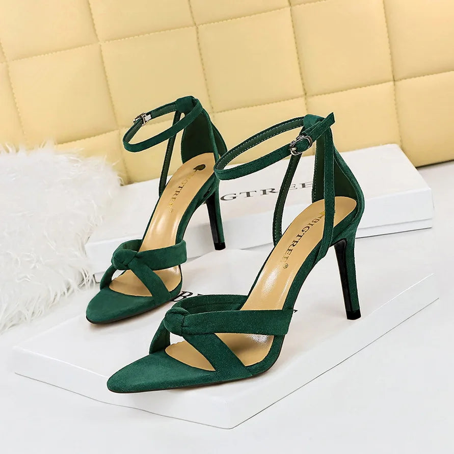 Women’s Heels 157