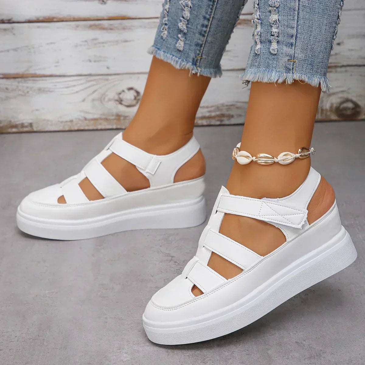 Women’s Sandals 200