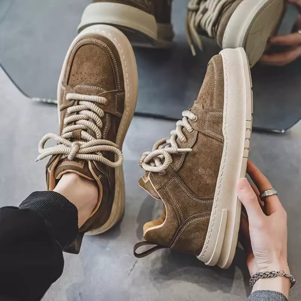 Men’s Sneakers 555