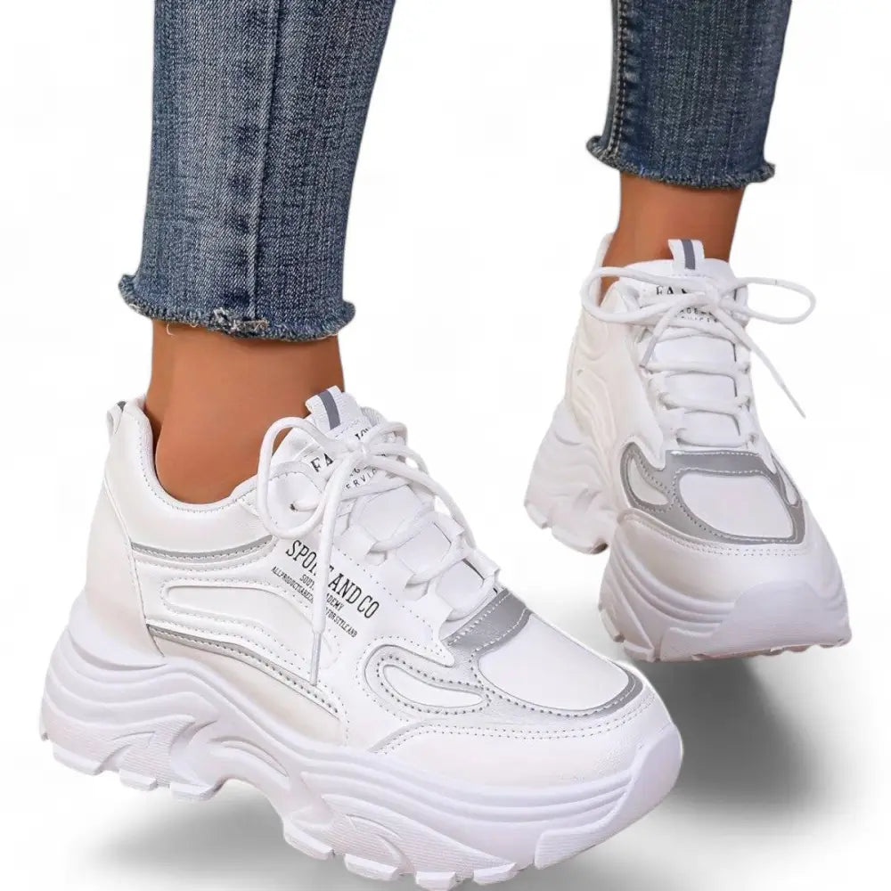 Women’s Sneakers 200