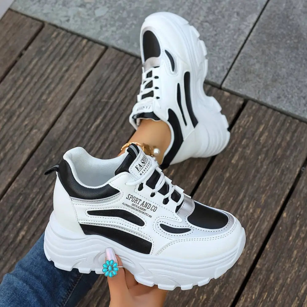 Women’s Sneakers 200