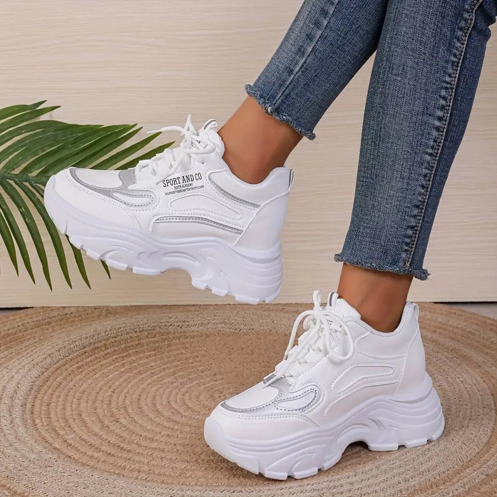 Women’s Sneakers 200