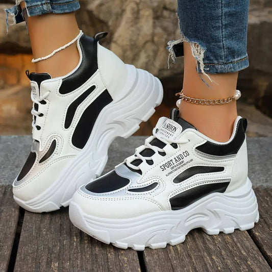 Women’s Sneakers 200