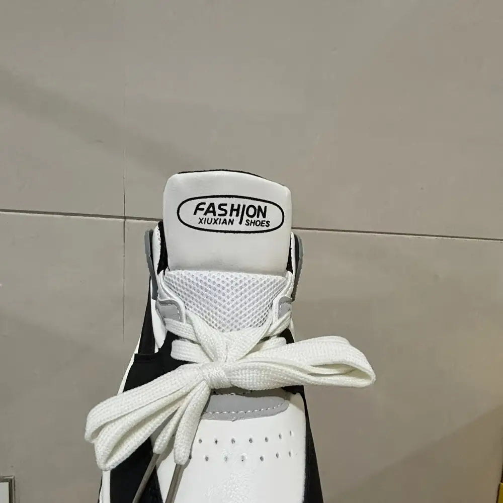 Women’s Sneakers 192