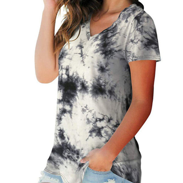 Yazlık V-Yaka Tie Dye Kadın Tişört - Sokak Modasının İkonu