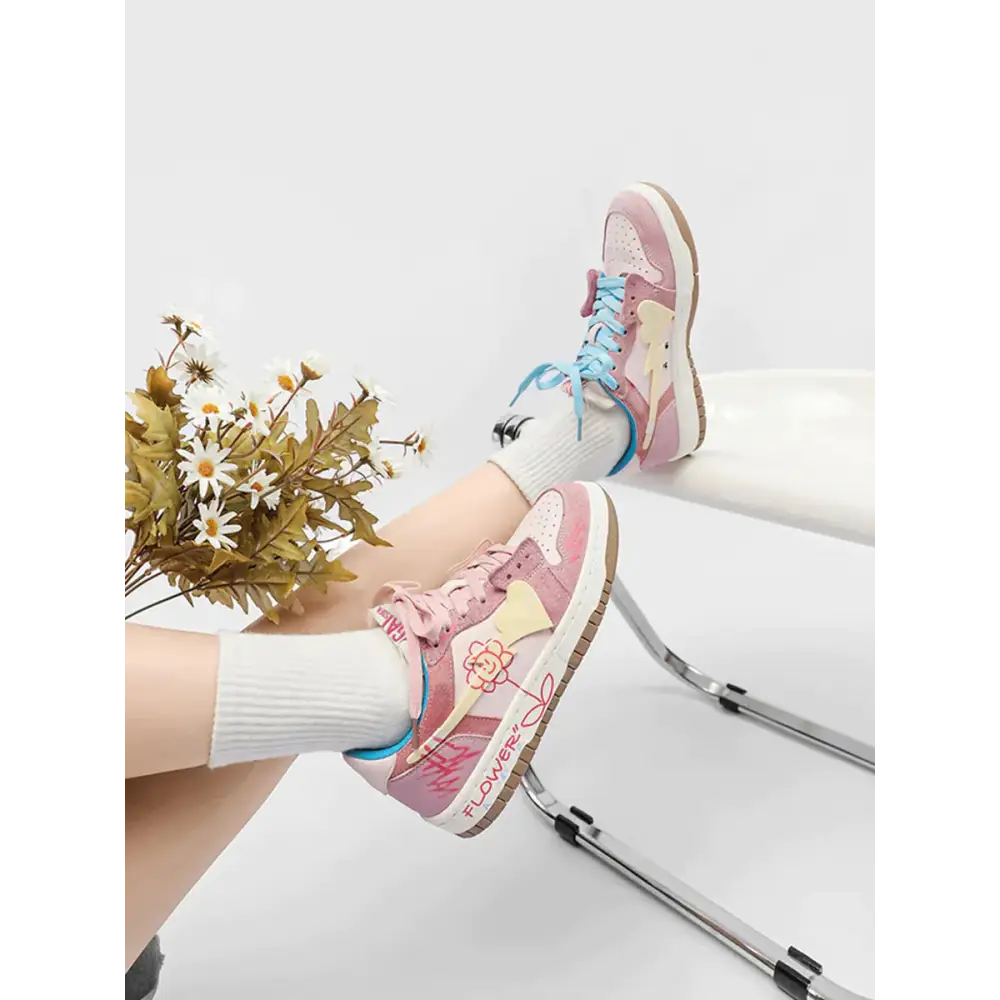 Women’s Sneakers 179