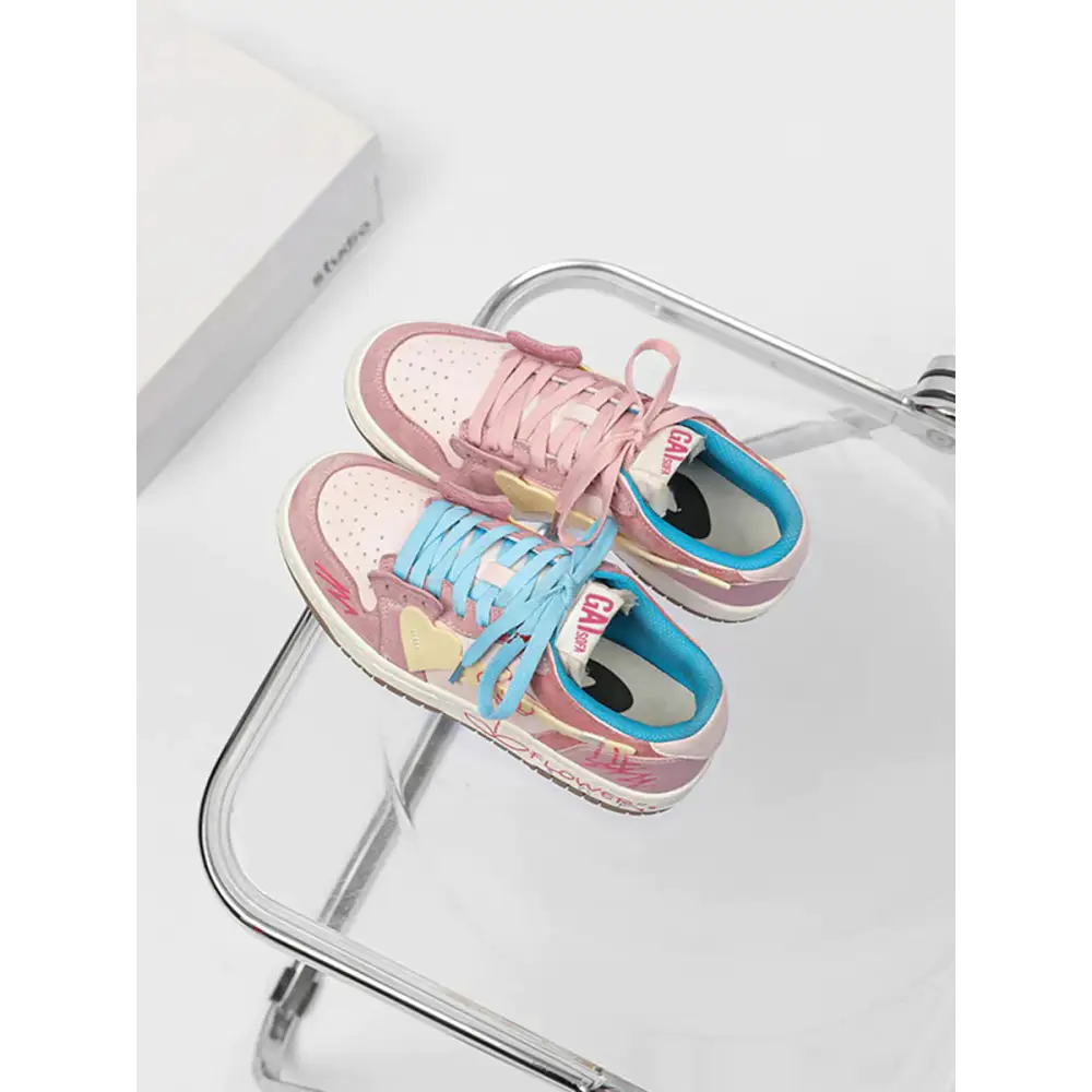 Women’s Sneakers 179