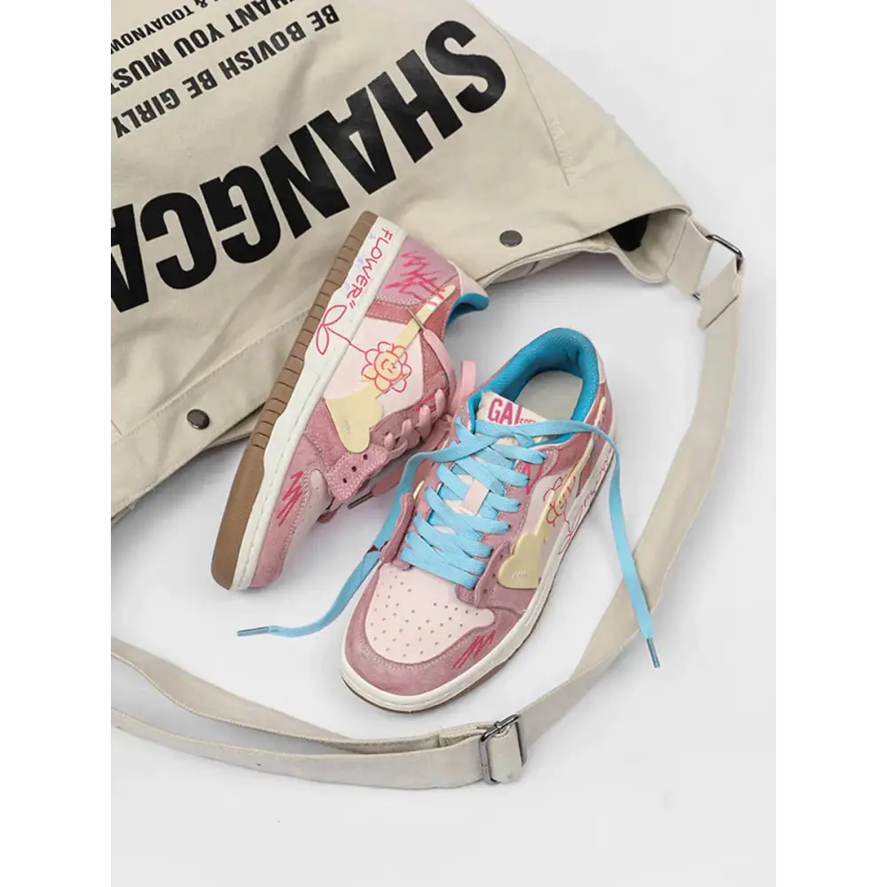 Women’s Sneakers 179