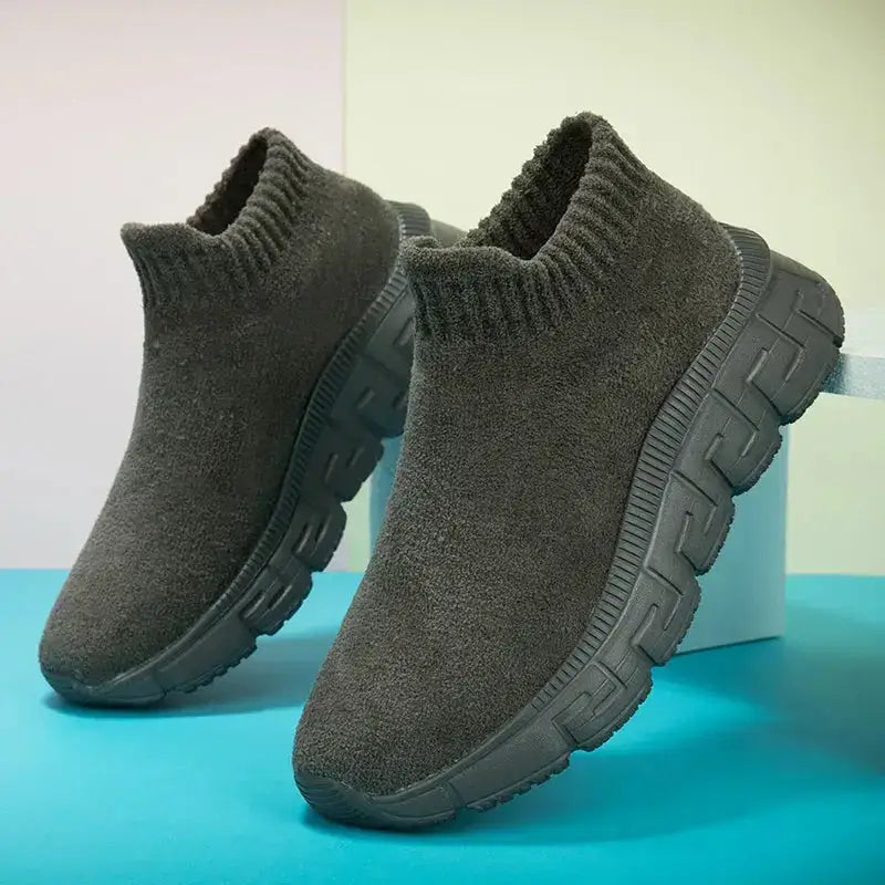 Men’s Sneakers 556
