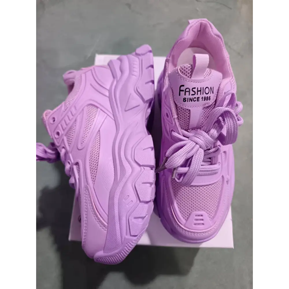 Women’s Sneakers 208