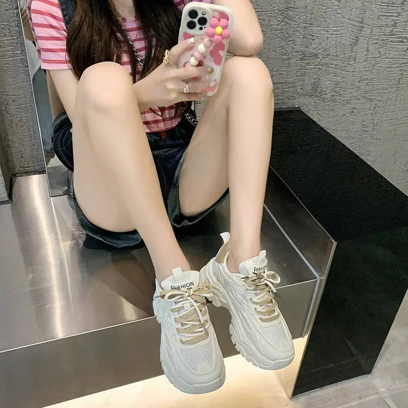 Women’s Sneakers 208