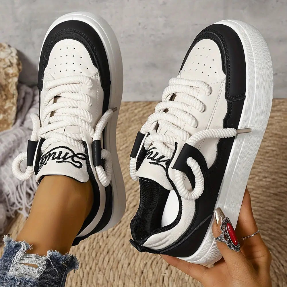 Women’s Sneakers 195