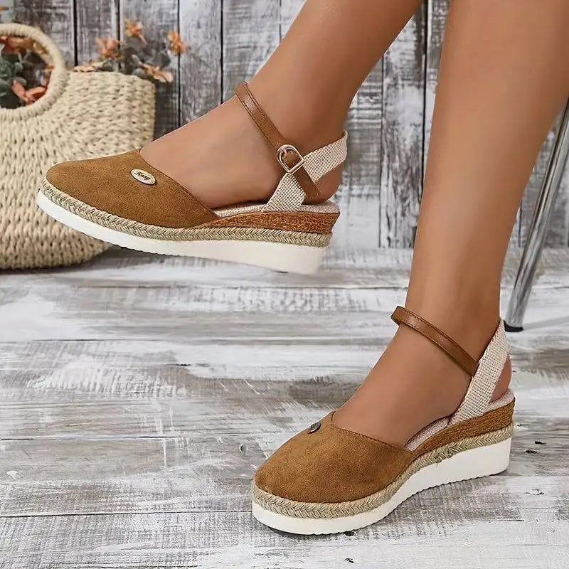 Women’s Sandals 229