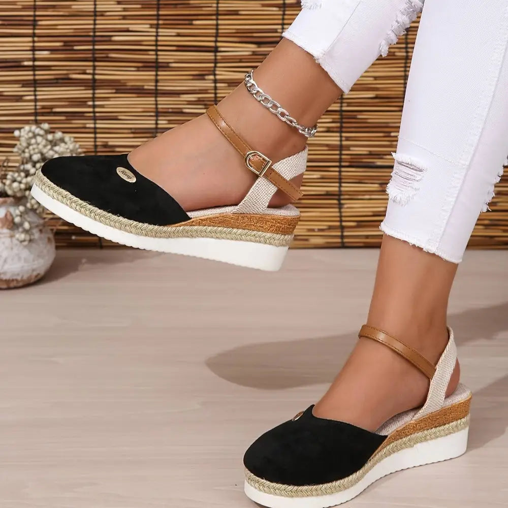 Women’s Sandals 229