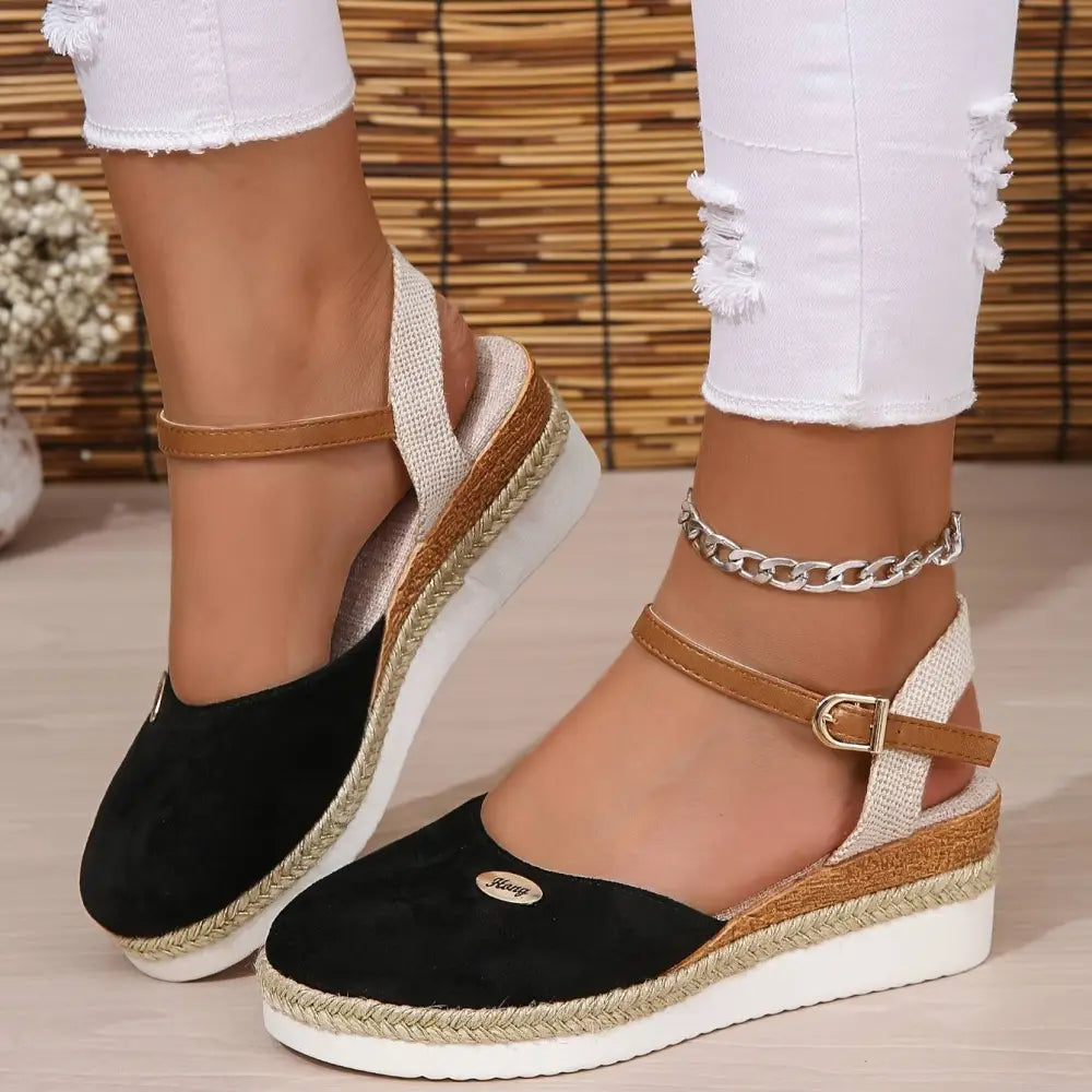 Women’s Sandals 229