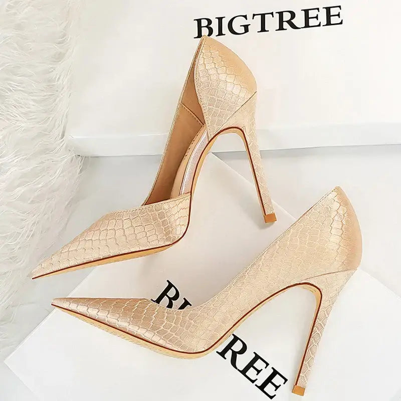 Women’s Heels 196