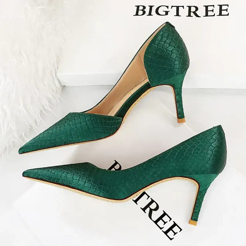 Women’s Heels 196