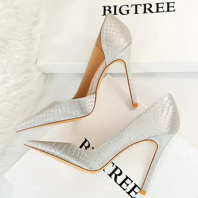 Women’s Heels 196