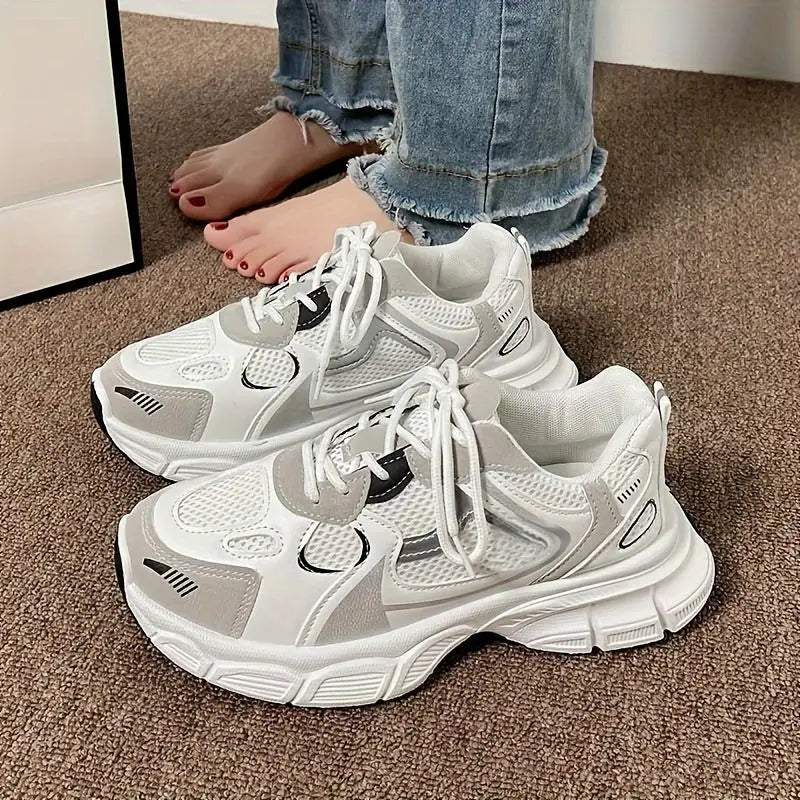 Women’s Sneakers 136