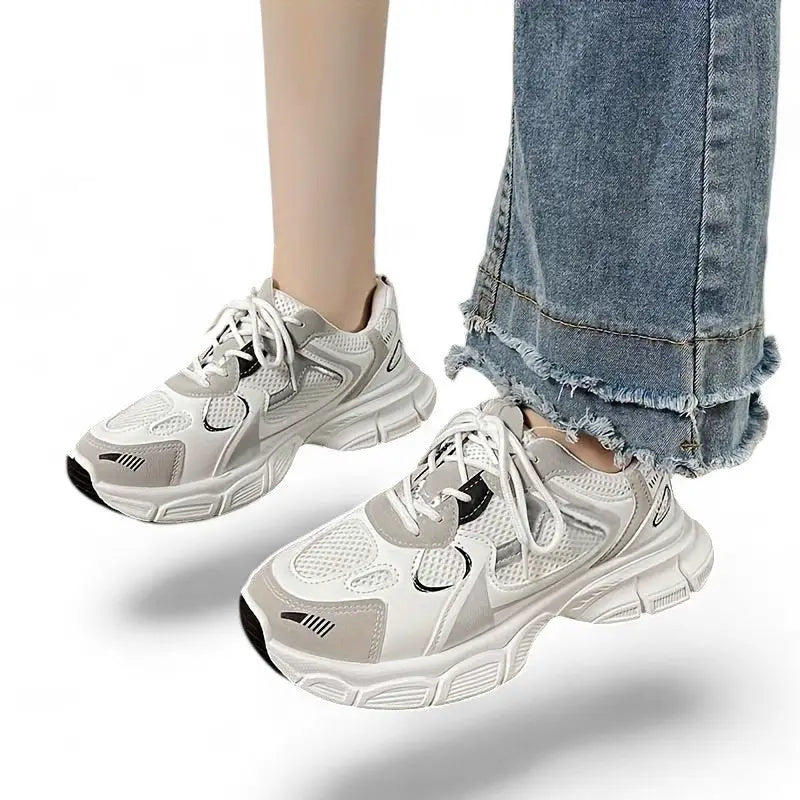 Women’s Sneakers 136