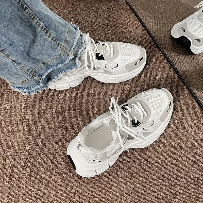 Women’s Sneakers 136