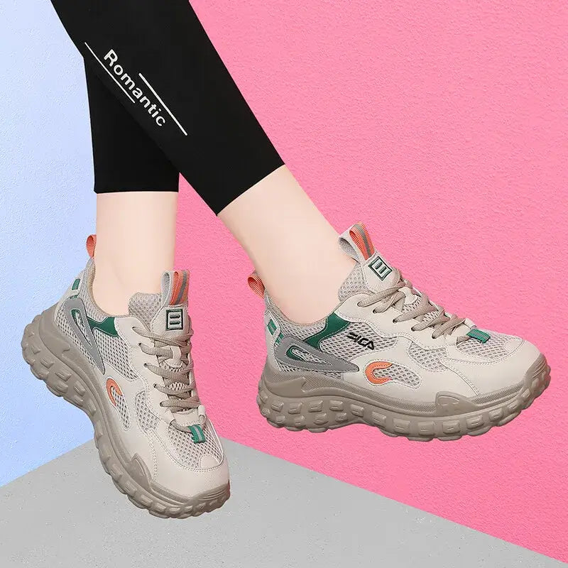 Women’s Sneakers 184