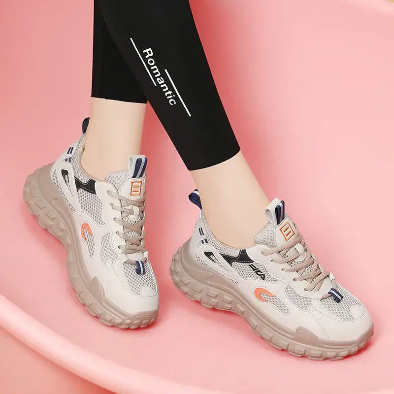 Women’s Sneakers 184